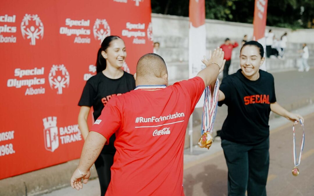 Një mesazh i fortë për gjithëpërfshirjen:  Special Olympics Albania në Maratonën e Tiranës me Coca-Cola!